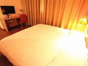 Home Inn Selected Hotel (Xuzhou High-speed Railway Station Wanda Plaza Branch) - Image 4