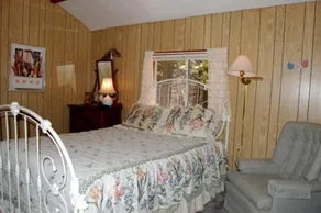 RedAwning Cabin 43R Edna's Hearts Desire - Image 3