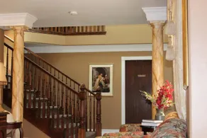 Castle Creek Inn - Image 2