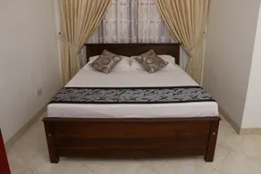 Annie's Tropical Paradise - Image 5