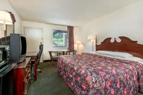 SUNSET INN NORTHLAKE - Image 3