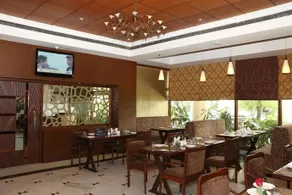 OYO Premium Pakhowal Road - Image 4