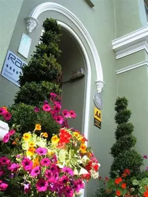 Garnish House - Image 2