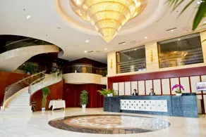 K Raphael Hotel - Image 2