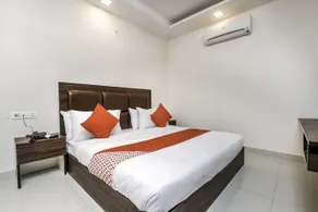 OYO Townhouse 261 Jayam nagar - Image 1