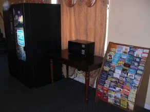 Tropicana Motel - Image 5
