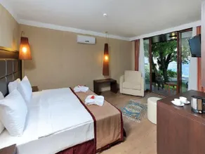Marmaris Resort Deluxe Hotel - Image 2