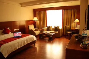 Expotel Hotel - Image 2