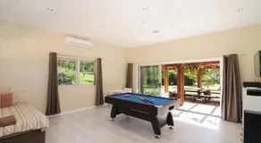 Bottlebrush Lodge Great Views And A Pool - Image 4