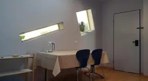 Bright, inviting, unique architecture, great location flat - Image 2