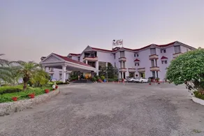 Grand Lilly Resorts - Image 3