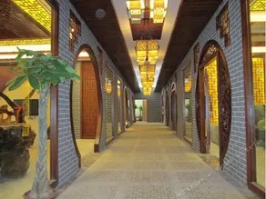 Huadong Grand Hotel - Image 2