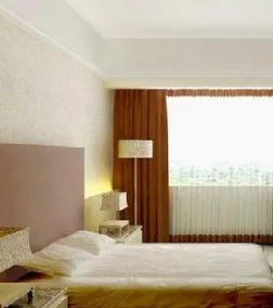 Three Suns Hotel Huizhou - Image 4
