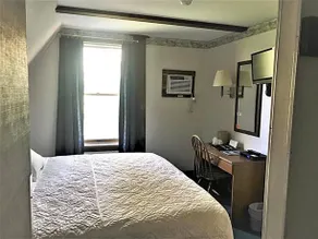 Lake Ontario Motel - Image 5