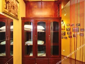 Flying Tiger Theme Youth Hostel - Image 3
