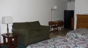 The Locust Grove Motel Efficiencies - Image 2