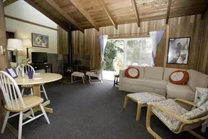 The Andiron Seaside Inn & Cabins - Image 2