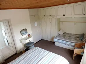 Kajon House Bed & Breakfast - Image 4