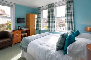 Aquila Heights Guest House - Image 4