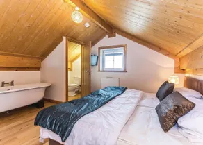 Hornsea Lakeside Lodges - Image 3