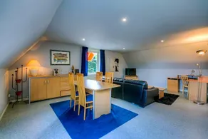 JFK Hotel - Image 2