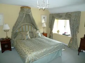 Heathy Lea Bed And Breakfast - Image 5