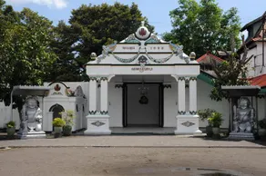 Rumah 6 Kamar Full AC Dekat Ke Hartono Mall - Image 2