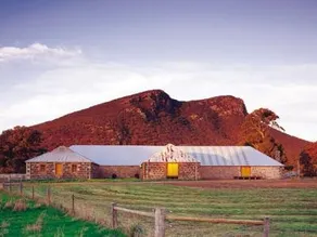 Mount Sturgeon Cottages Dunkeld - Image 1
