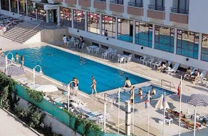 Merry Hotel - Image 2