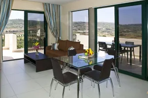 Porto Azzurro Aparthotel - Image 2