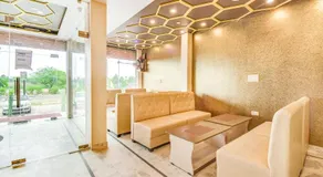 Hotel 7 Night Jaipur - Image 2