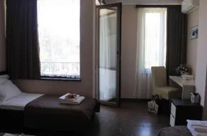 GNS Hotel - Image 2