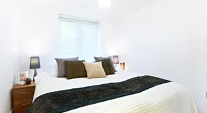 Borehamwood - Luxury 2 bed 2 bath apartment - Image 3