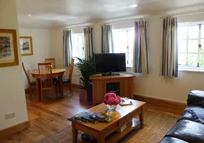 The Apartment at Hillside Lodge - Image 3