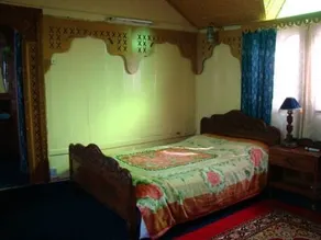 Mandalay Houseboats - Image 3