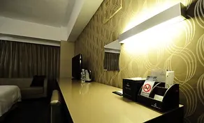 Wang Mei Hotel - Image 4