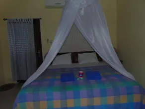 Sister Bungalow 2 - Image 5