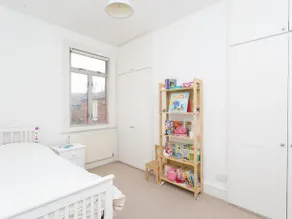 Veeve Great Family Home On Stronsa Road Shepherds Bush - Image 5