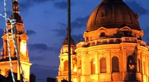 Budapest Eye Presidential with Jacuzzi & Sauna - Image 3