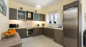 Seafront Villa Estia - Image 3
