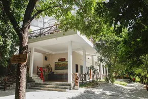 Ven Suoi Hotel - Suoi Luong - Hai Van Park - Image 1