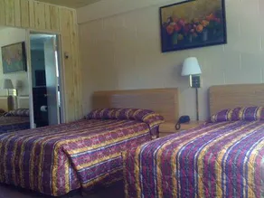 Plantation Motel - Image 5