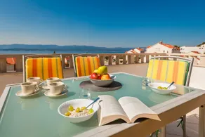 Sunset Apartments Bol - Image 3