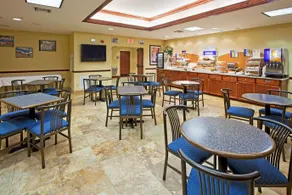 Holiday Inn Express Hotel & Suites Sebring - Image 2