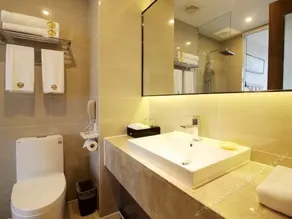 Yuntai Hotel Laoshan Exhibition Center - Image 5