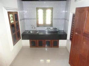 Lake View Villa - Image 4