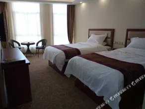 YIJIA HOTEL - Image 5