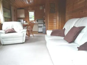 Mockerkin Tarn Luxury Log Cabin - Image 4