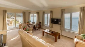 Observation Apartment, 3 Pilots Point - Image 2