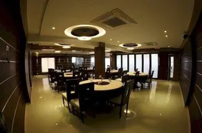 Shangri  La Grand The Hotel - Image 5